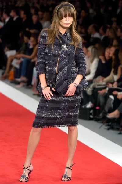 Look 19